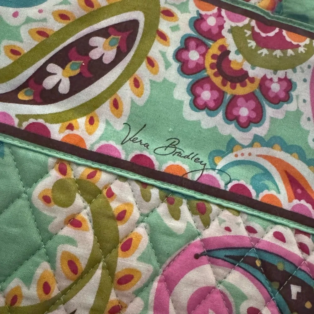 Vera Bradley Multicolor Paisley travel toiletry makeup Organizer folds & hangs